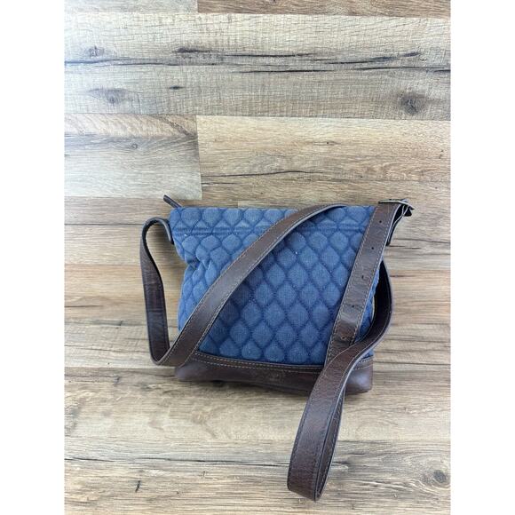 Womens Timberland Mystic River Navy Quilted & Leather Messenger Bag New - Picture 1 of 9